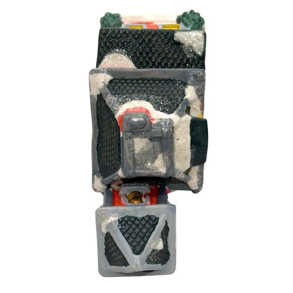 Cobblestone Corners 2003 Fire Station Christmas Village Light-Up Display - Picture 5 of 9